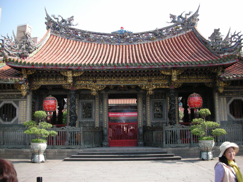 traditional temple in taiwan