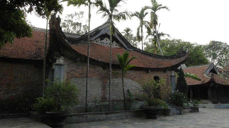 traditional temple in vietnam