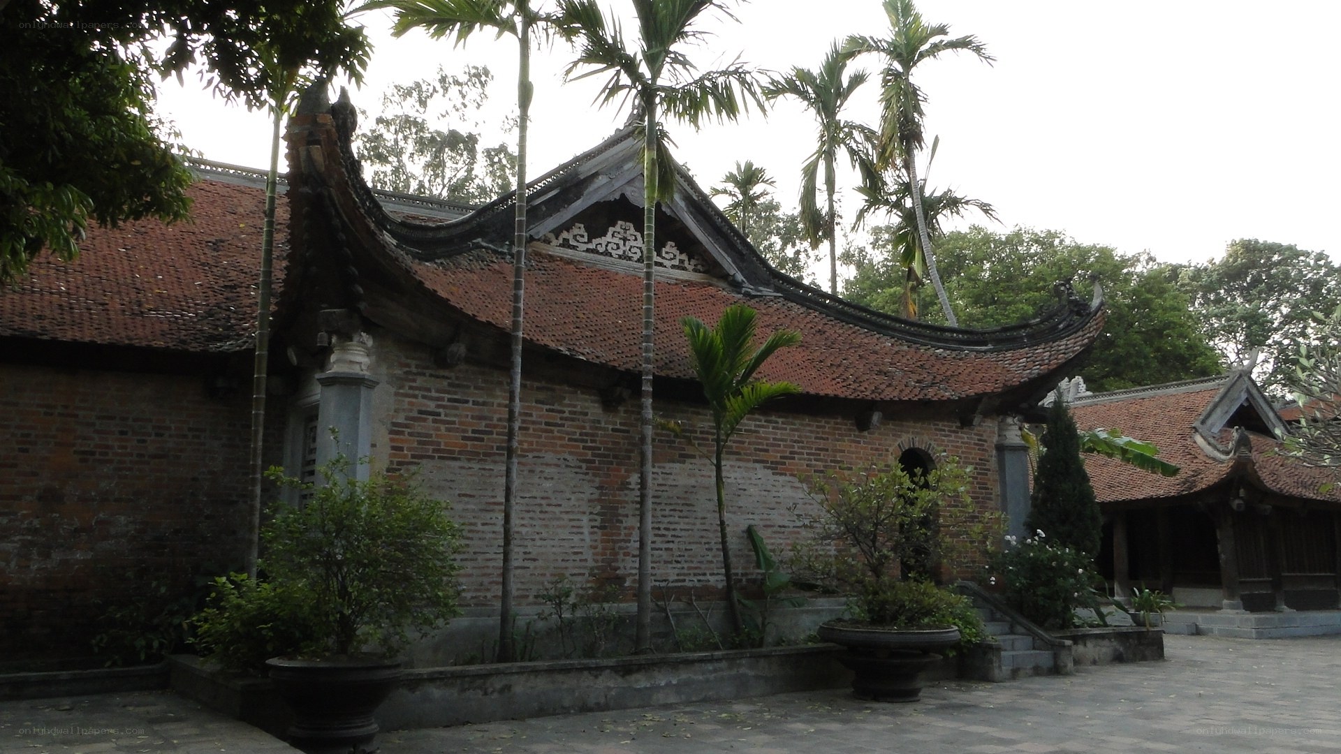 traditional temple in vietnam