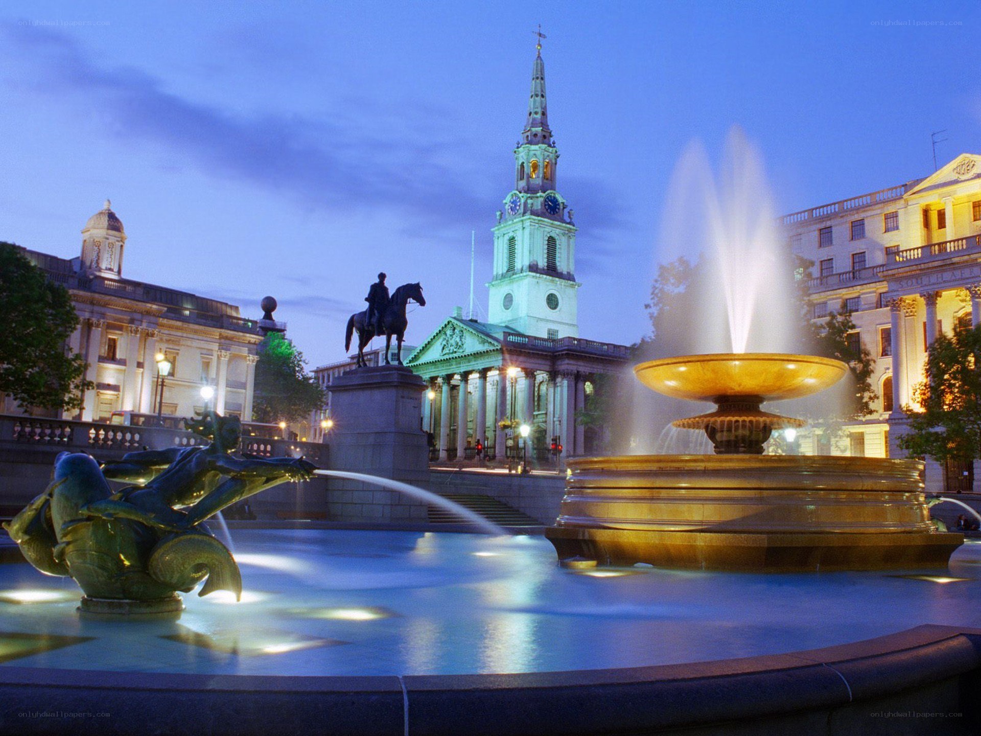 Trafalgar Square at dusk