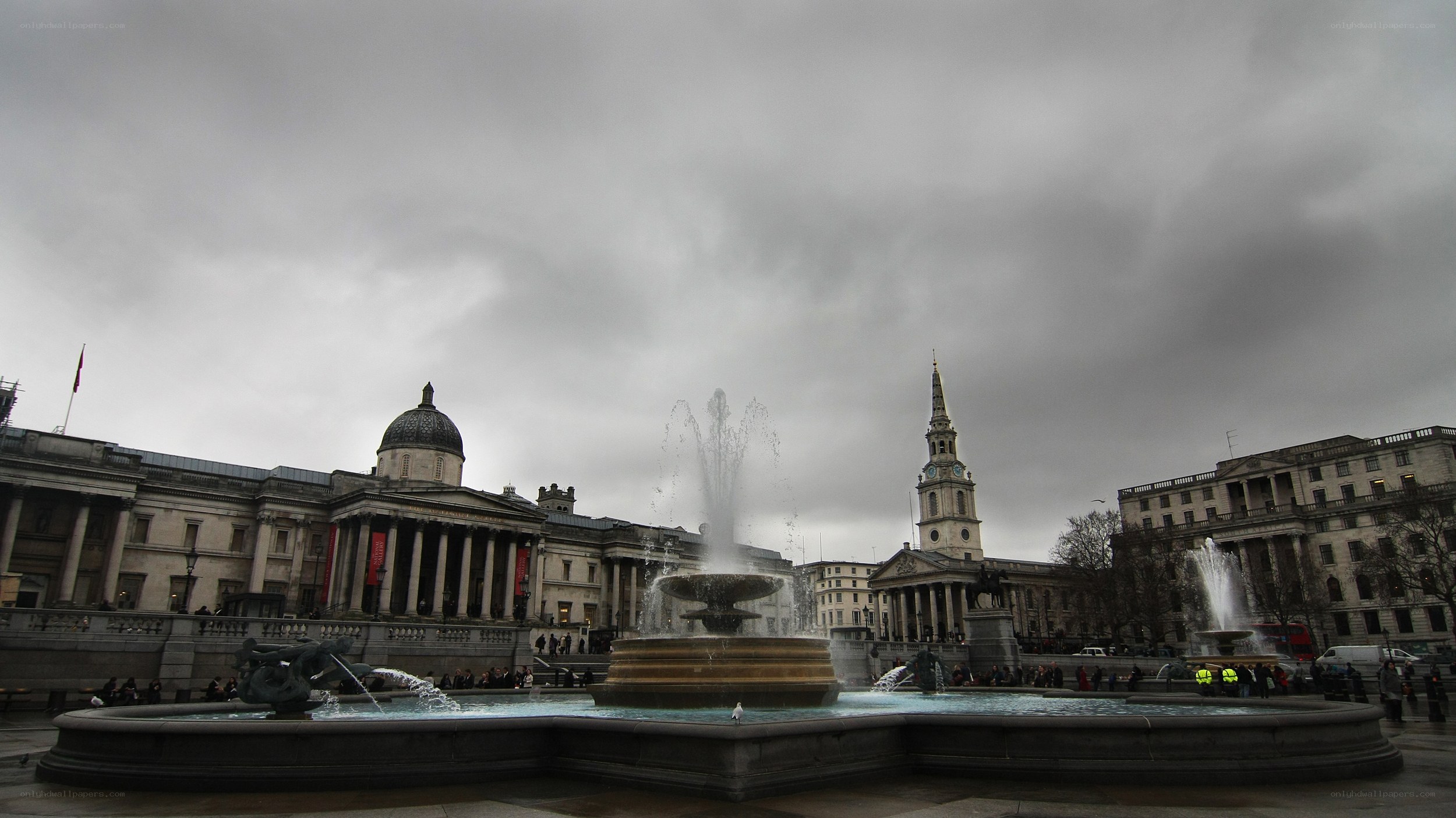Trafalgar Square on a cloudy day