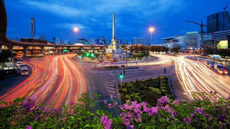Traffic at Monument Roundabout — Blue