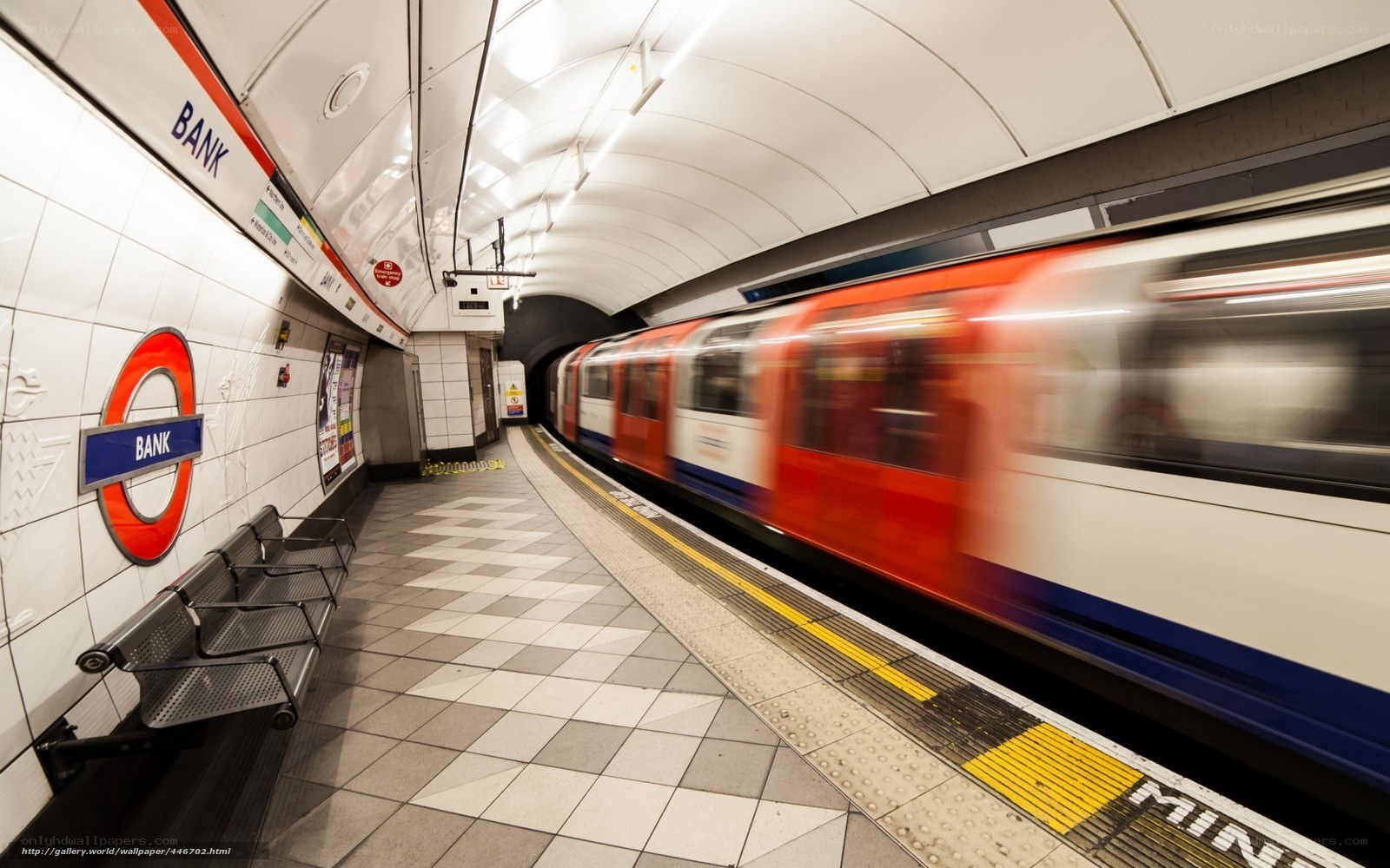 Train at Bank station