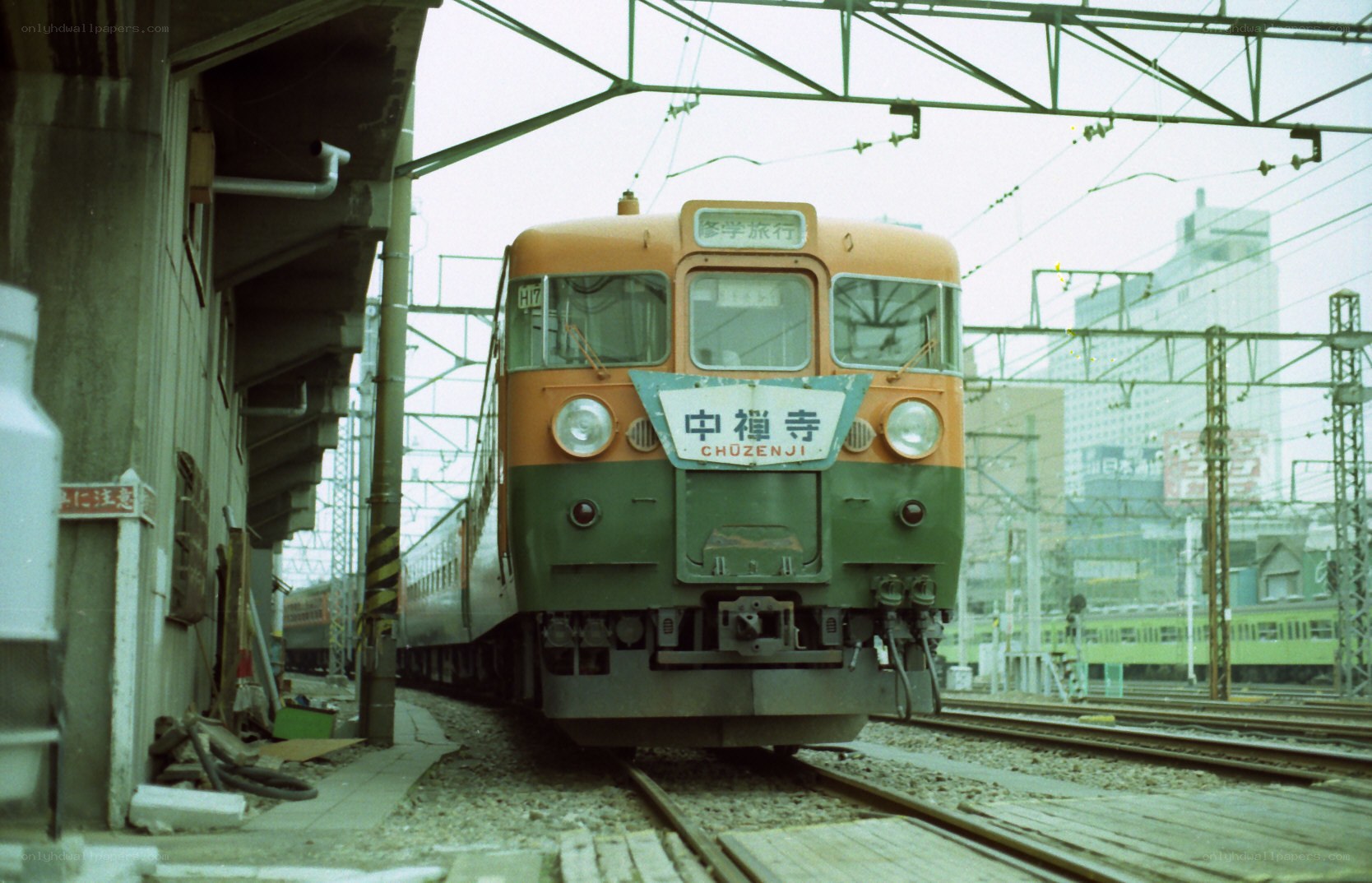 Train at Chūzenji Station