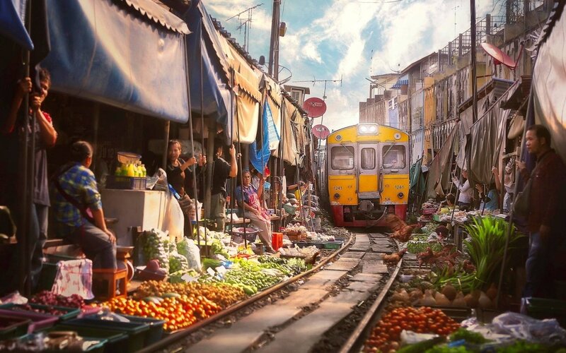 Train at Market — Yellow