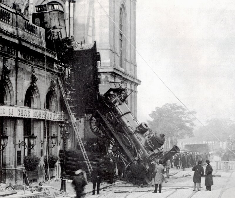 Train crash at Montparnasse station
