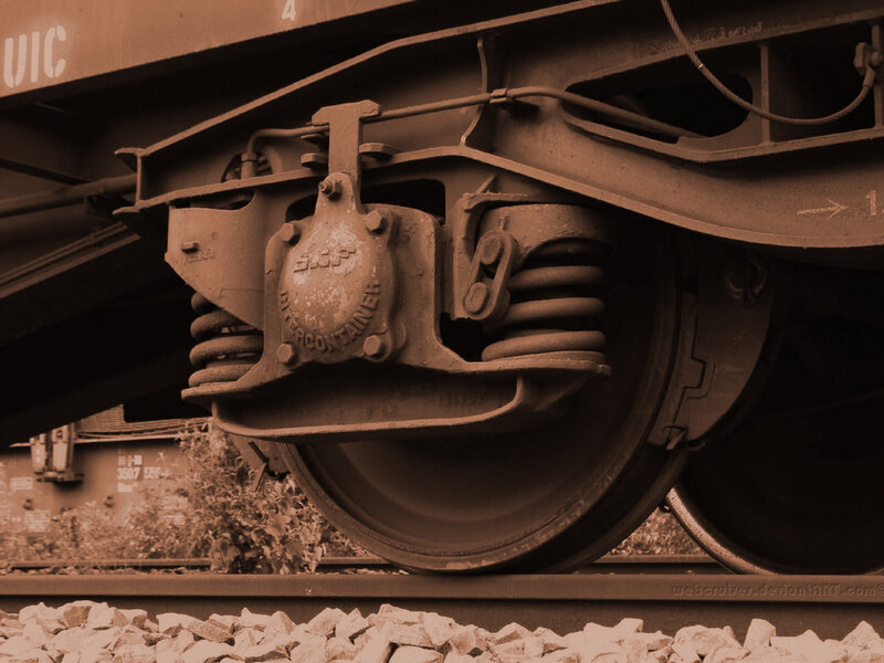 Train wheel and undercarriage