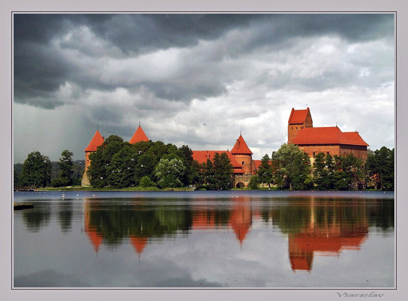 Trakai Island Castle — Red
