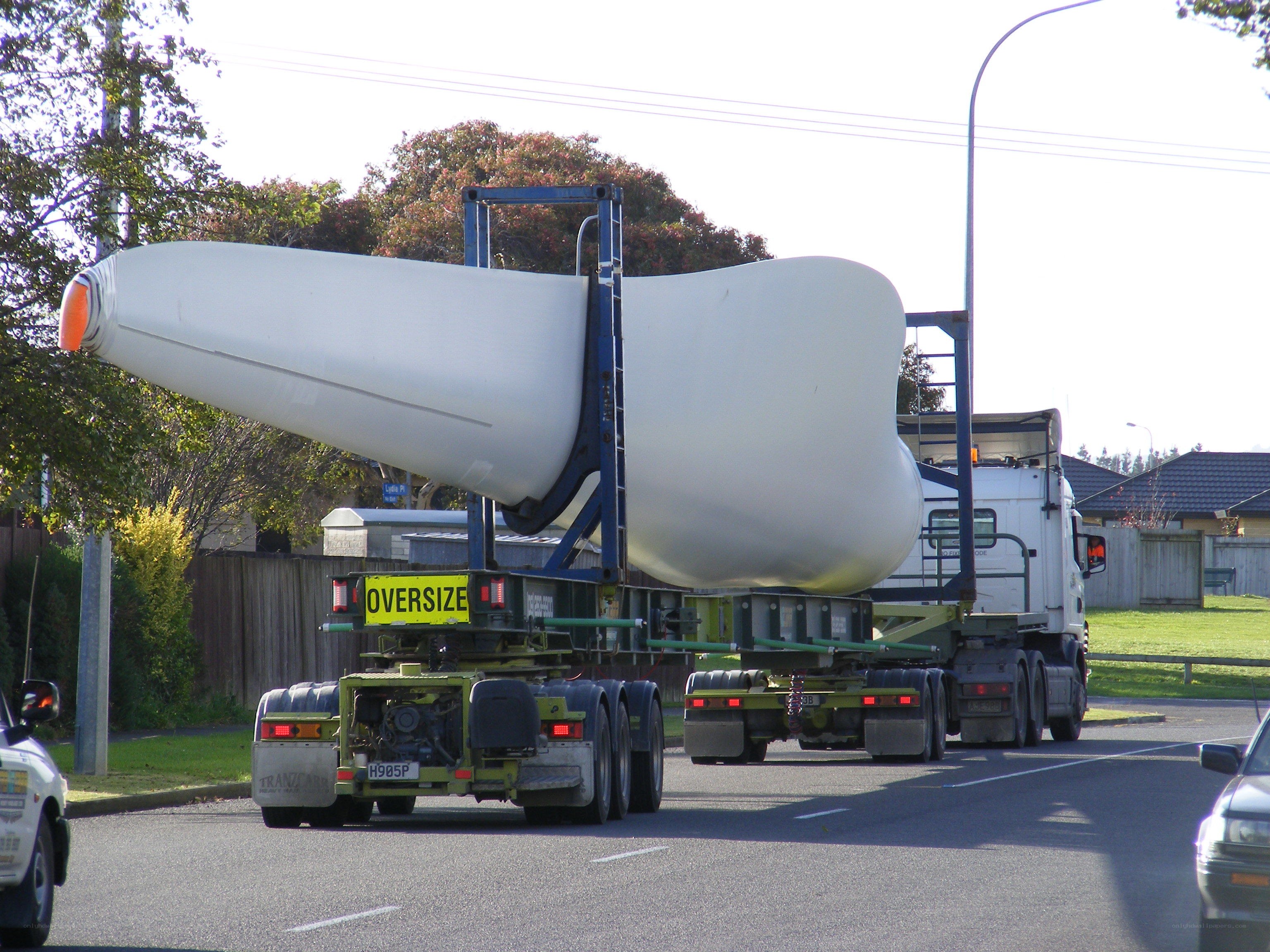 Transporting wind turbine blade