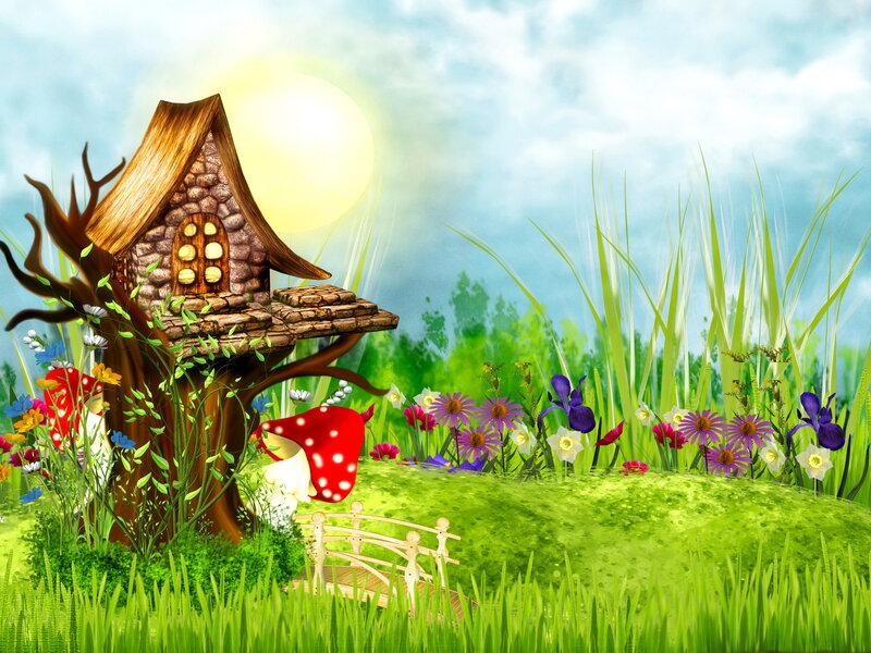 Treehouse in Garden — Green