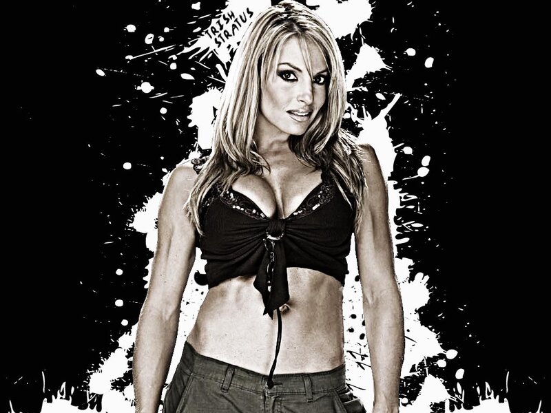 Trish Stratus in black and white