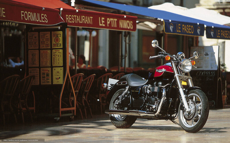 Triumph motorcycle in Nîmes