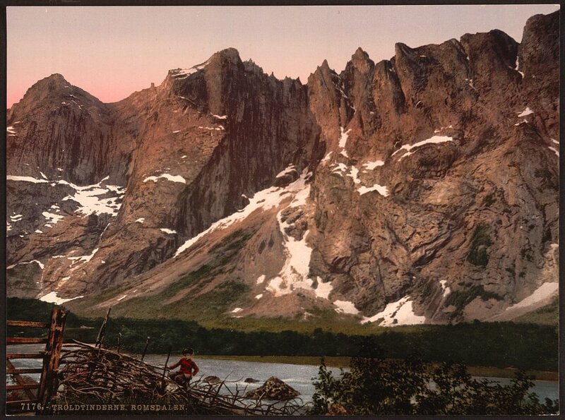 Trolltinderne mountains