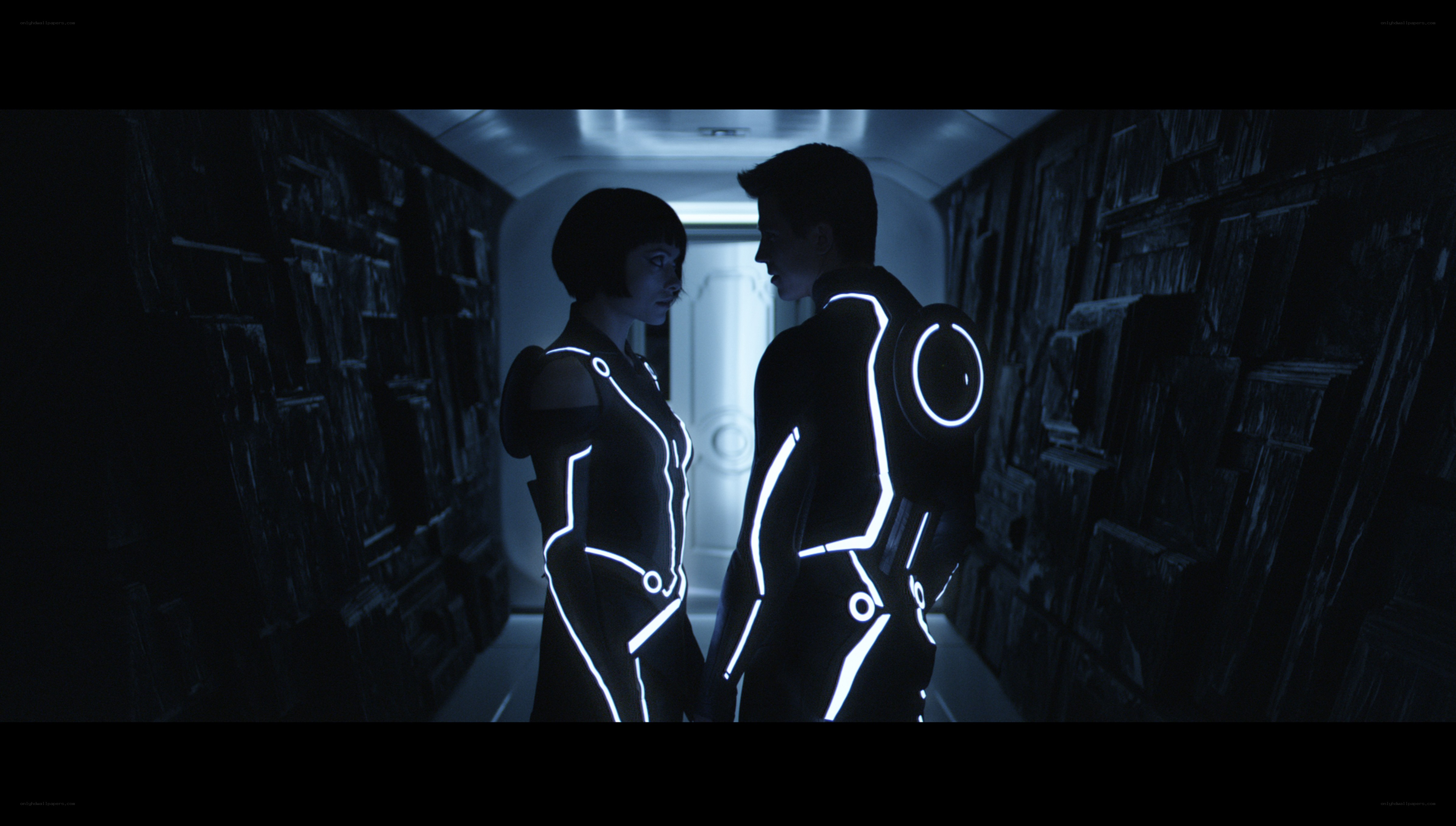 Tron: Legacy characters in corridor
