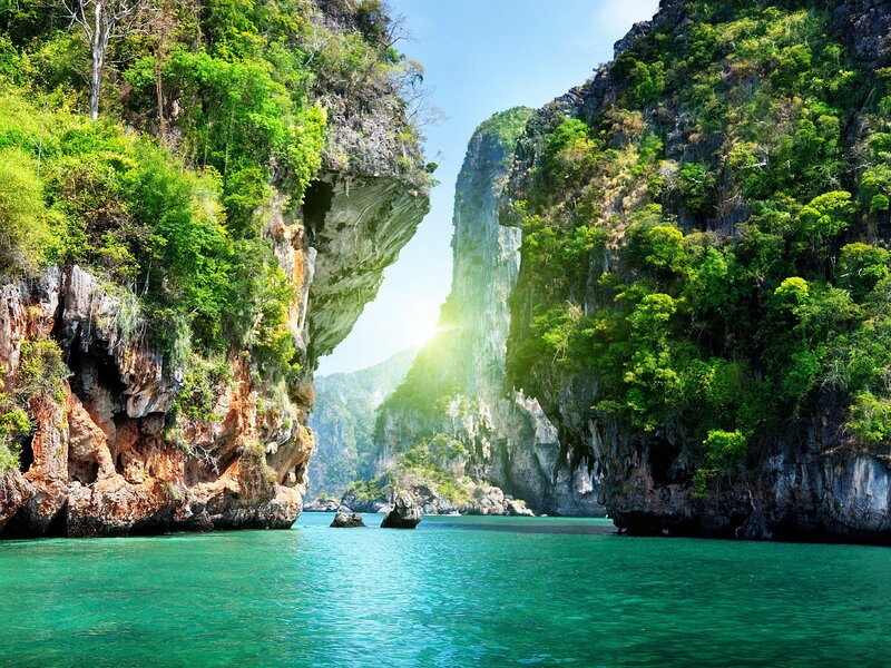 Tropical Bay with Cliffs — Green