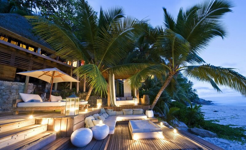 Tropical Beach Lounge — Blue