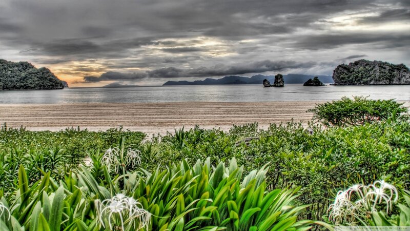 Tropical Beach with Islands — Green, Dramatic