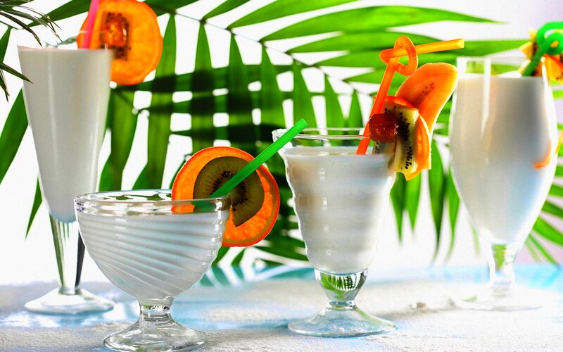 Tropical Drinks with Fruit — Green