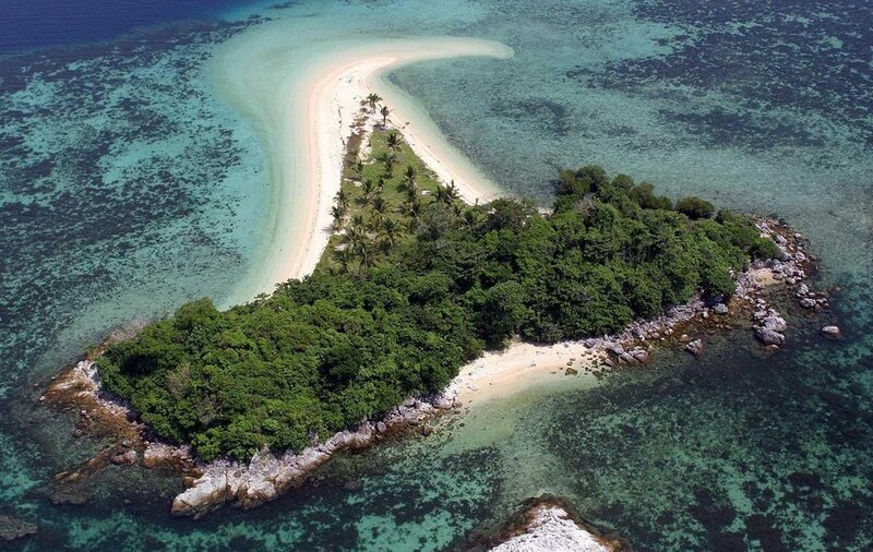 Tropical Island with Sandbar — Green