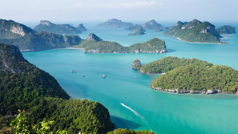 Tropical Islands and Turquoise Water — Serene