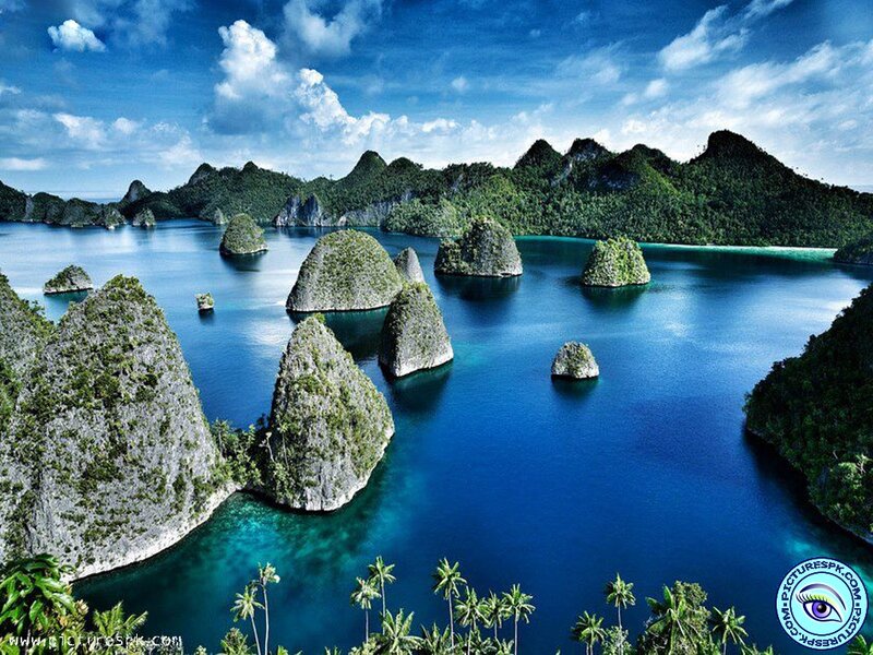 Tropical Islands in Blue Water — Serene, Afternoon, Photograph