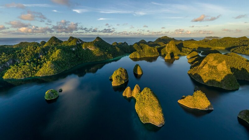 Tropical Islands in Lagoon — Blue, Serene, Sunrise