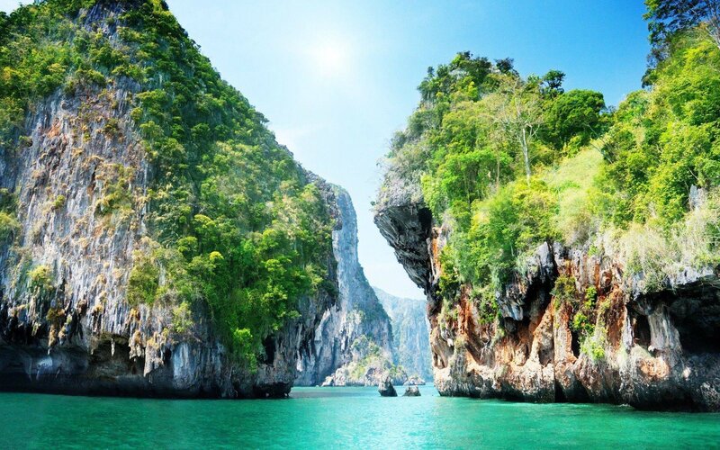 Tropical Limestone Cliffs — Green