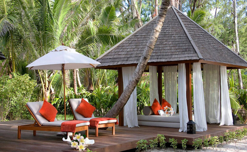 Tropical Lounge Area