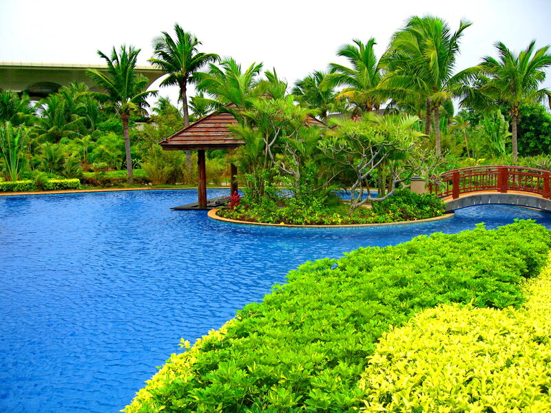 Tropical Pool with Gazebo — Blue