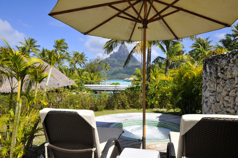 Tropical Resort Patio — Green