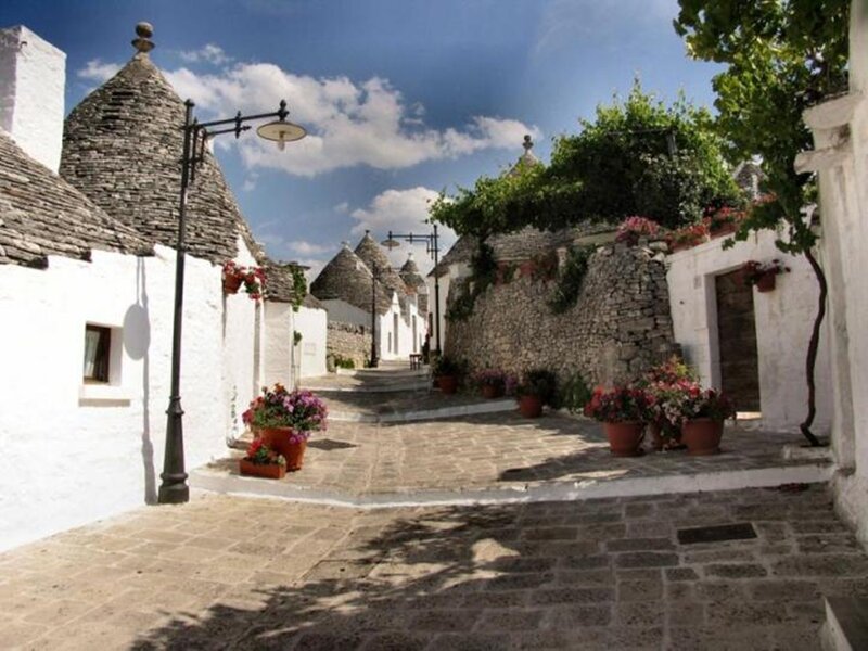 Trulli Houses in Alberobello — White