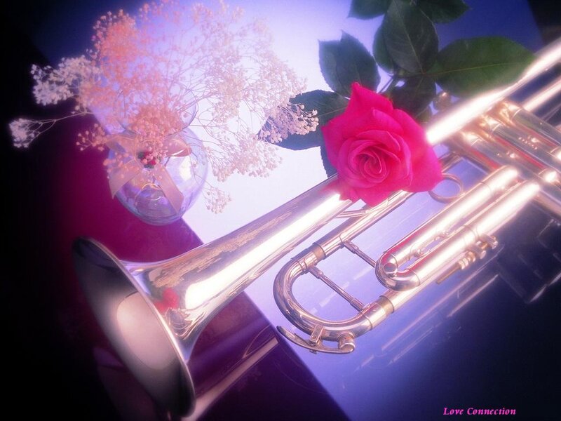 Trumpet with Rose and Flowers — Purple