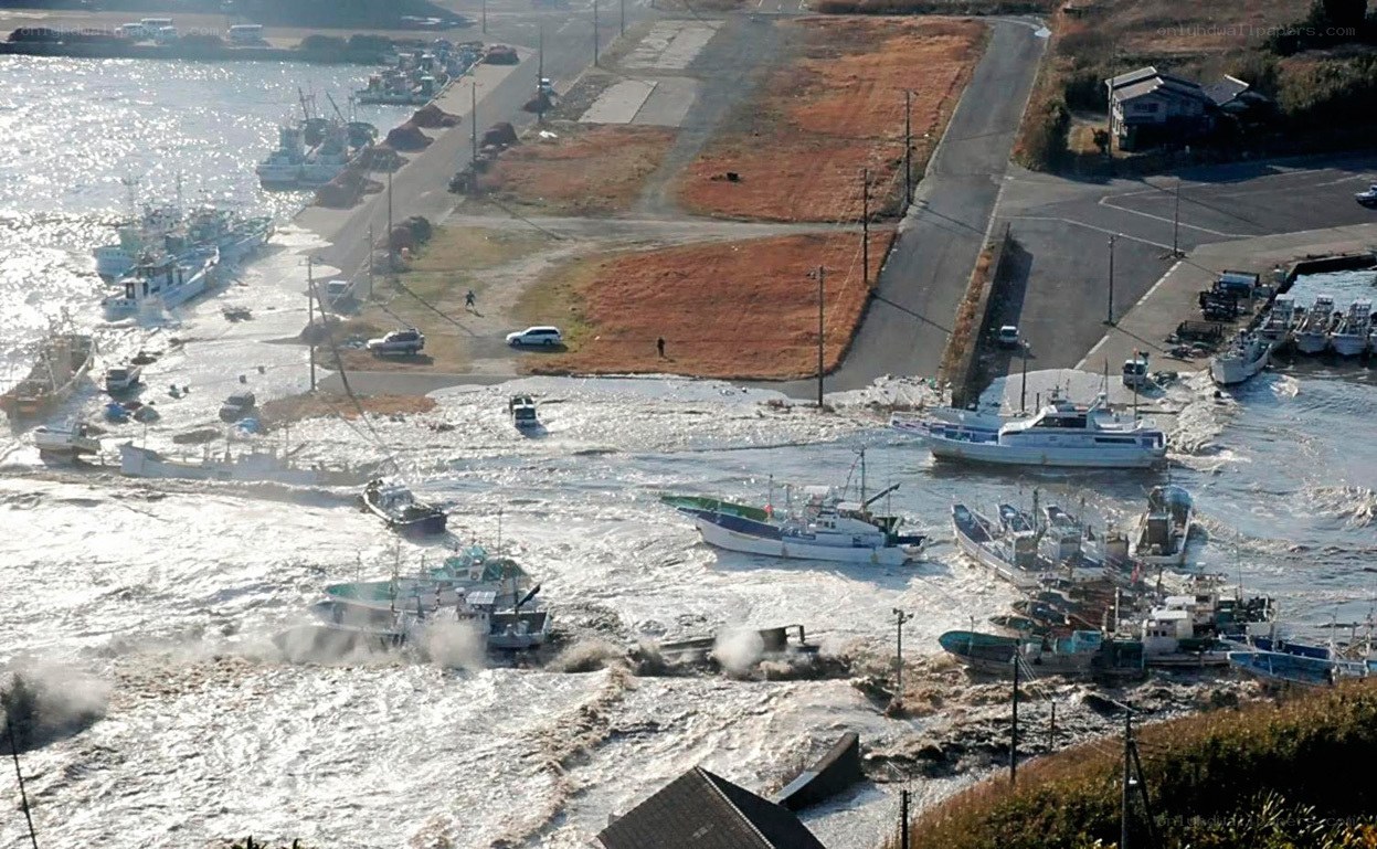 Tsunami devastates fishing port