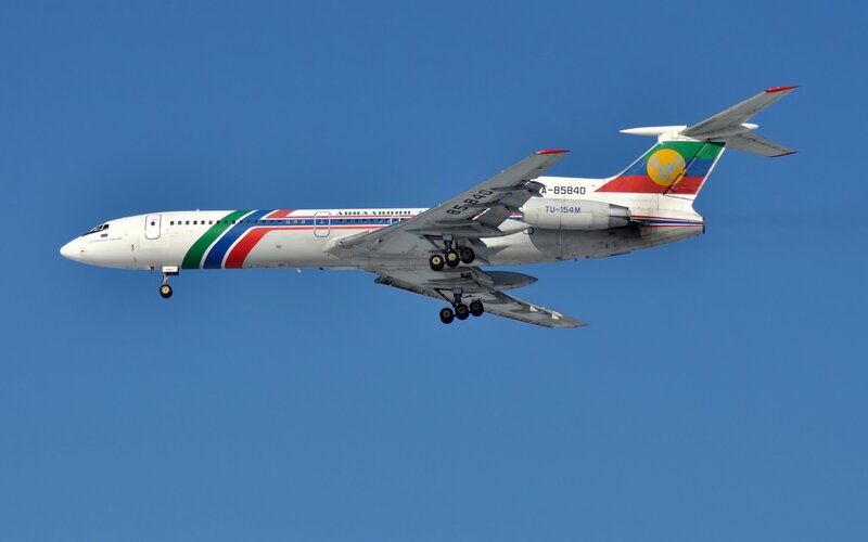 Tu-154m in flight