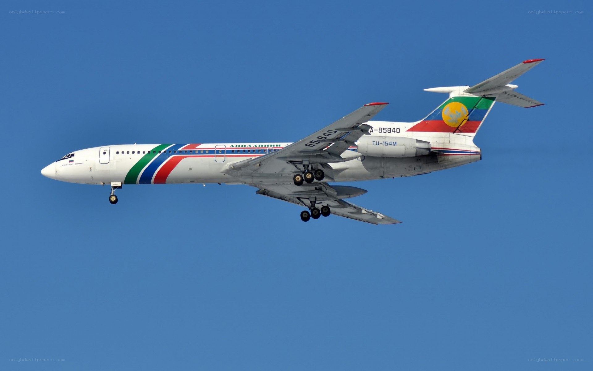 Tu-154m in flight