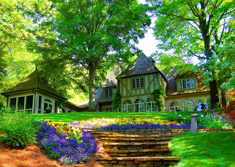 Tudor-style House with Garden — Green