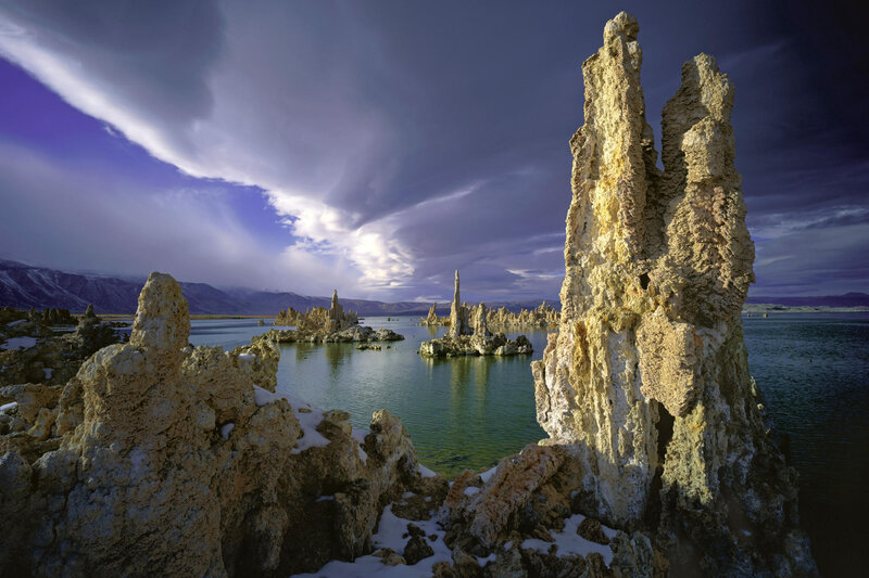 Tufa formations at Mono Lake