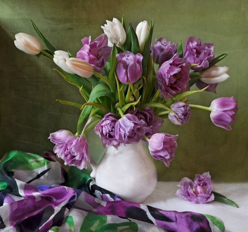 Tulip Bouquet in Vase — Purple