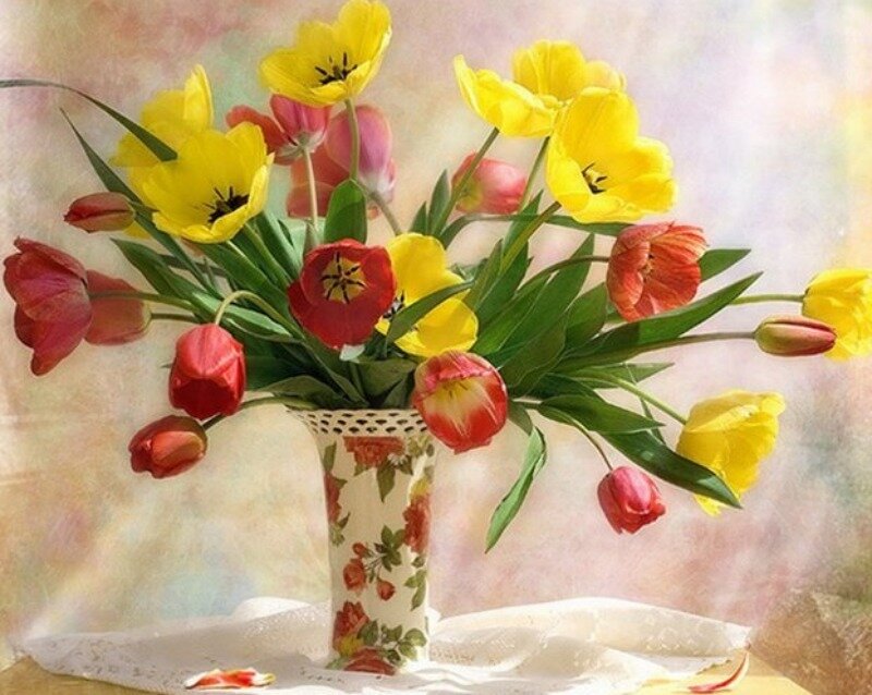 Tulip Bouquet in Vase — Yellow, Calm, Painting
