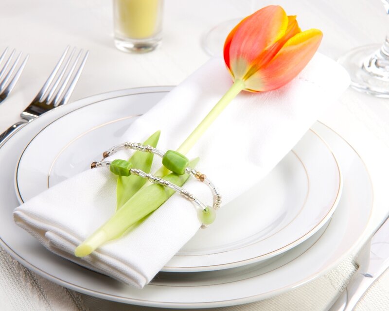 Tulip dinner setting