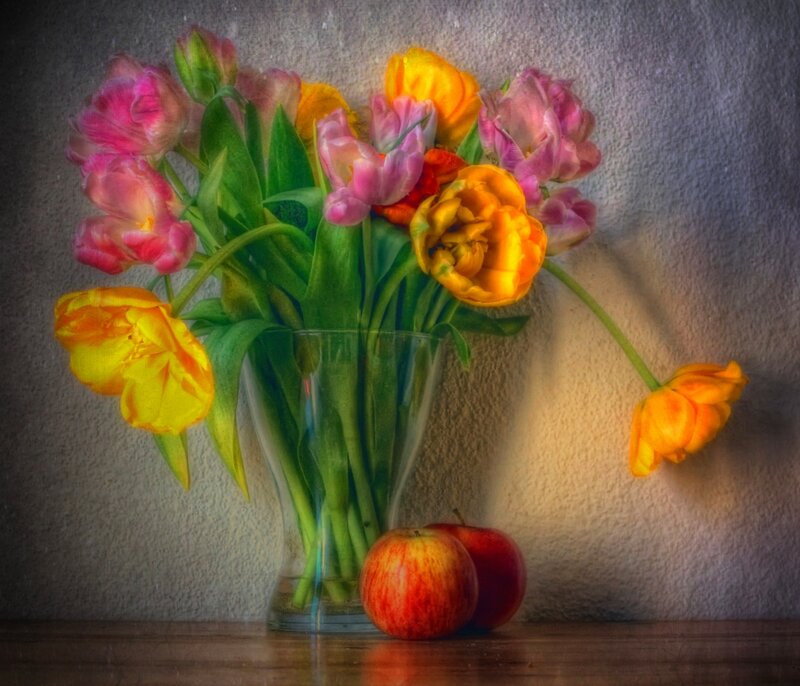 Tulips and Apples in Vase — Yellow, Dramatic
