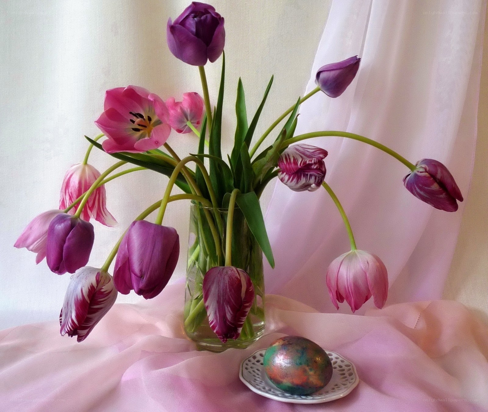 Tulips and Easter egg