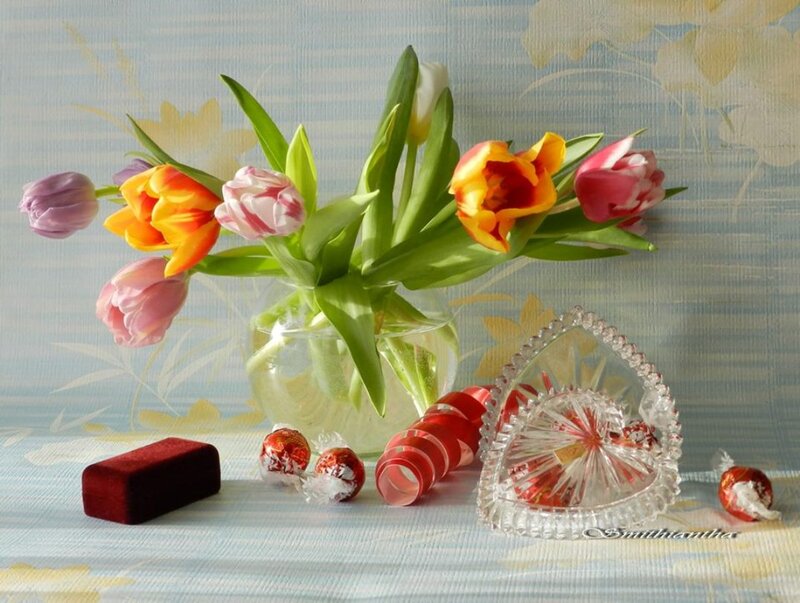 Tulips in a Vase — Blue, Calm