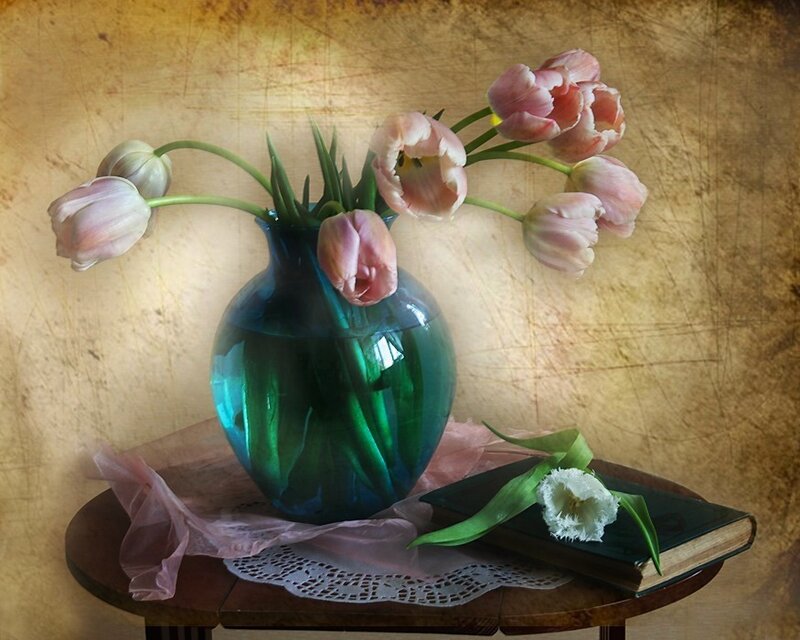 Tulips in a Vase — Green, Serene
