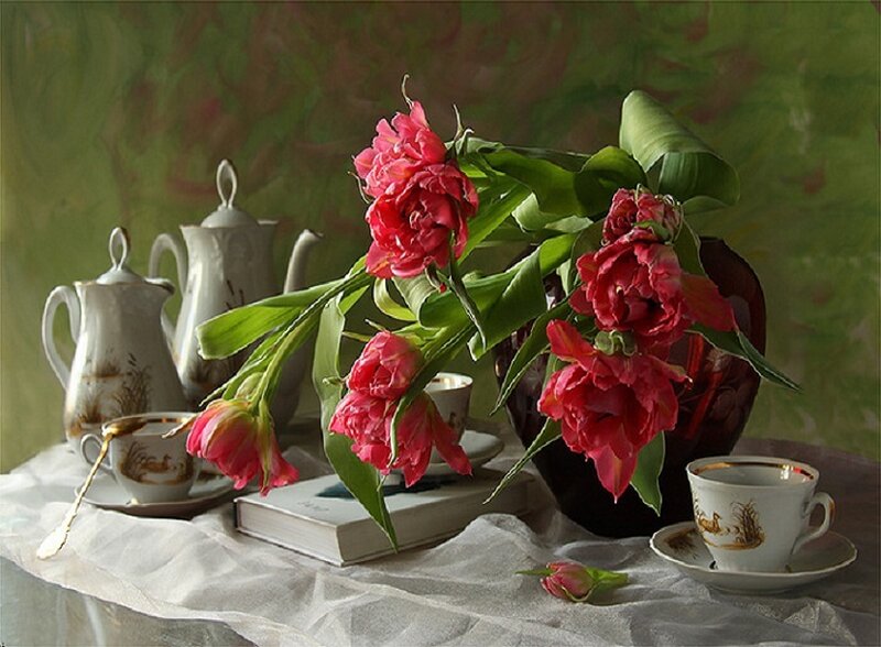 Tulips in a Vase — Green