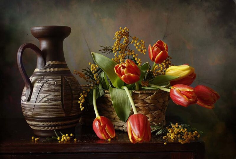 Tulips in Basket — Red