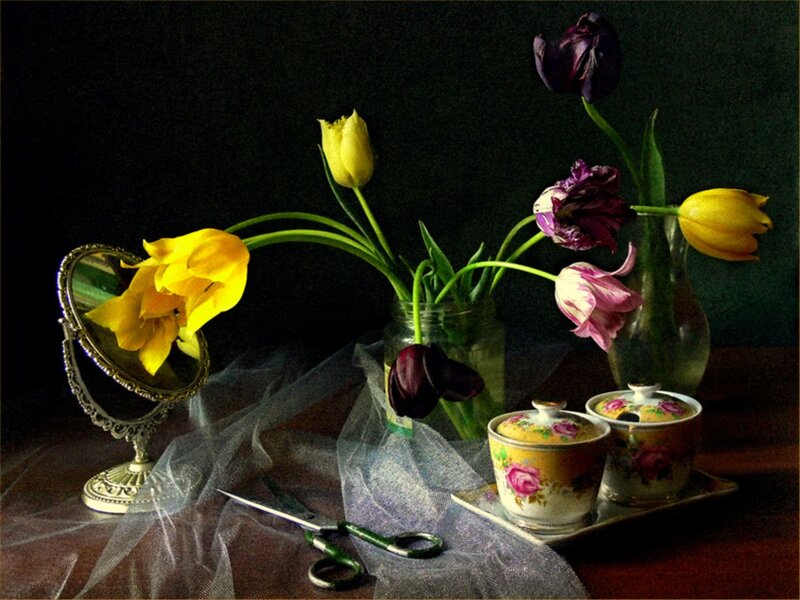 Tulips in Vases — Yellow