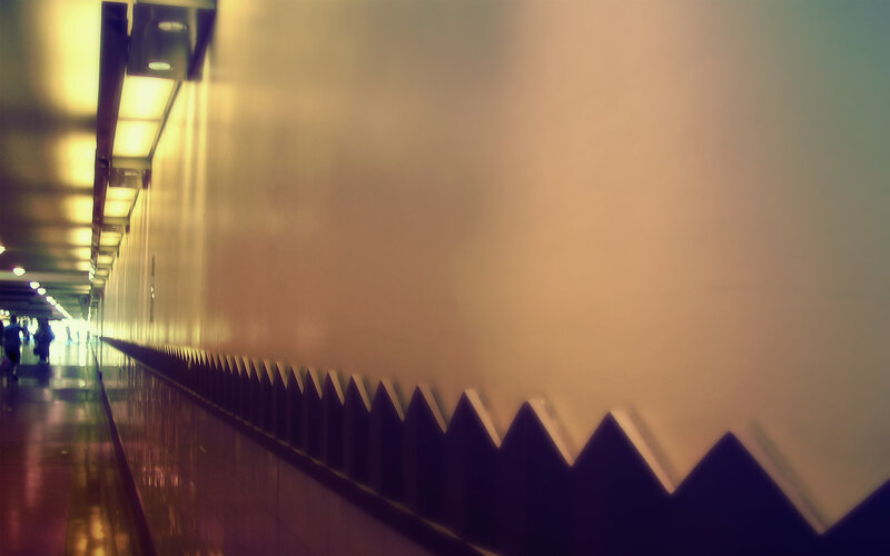 tunnel with zigzag pattern