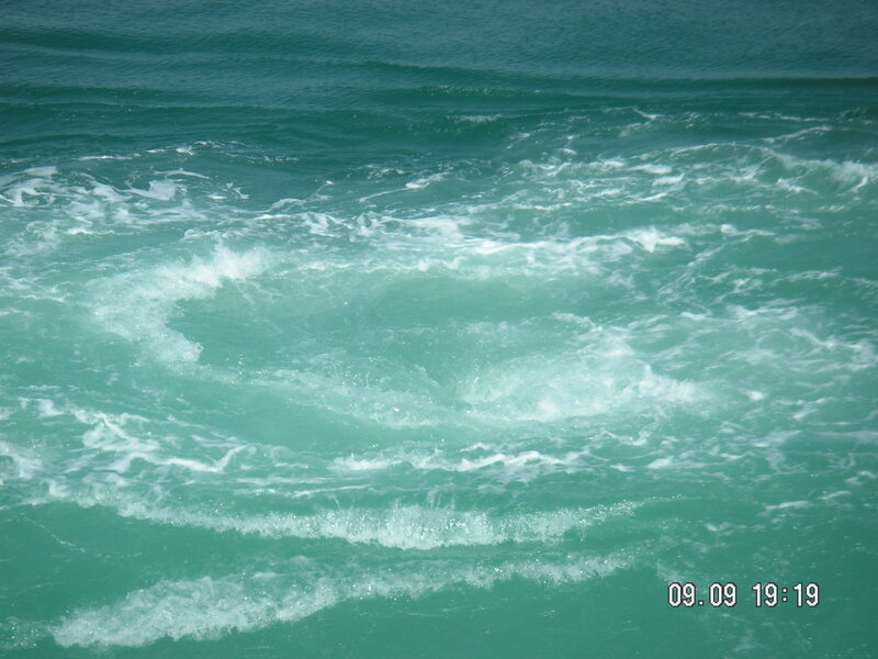 turbulent ocean waves