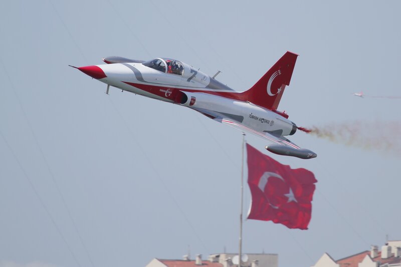 Turkish Air Force Jet — Red, Dynamic